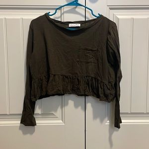 Olive green long sleeve crop top from Emery Park. Size Large.